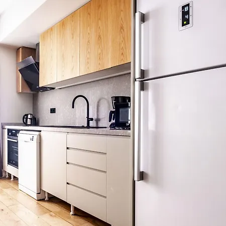 Charming Flat With Location In Beyoglu * איסטמבול