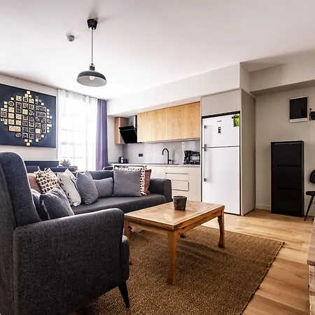 Charming Flat With Location In Beyoglu Апартаменты *