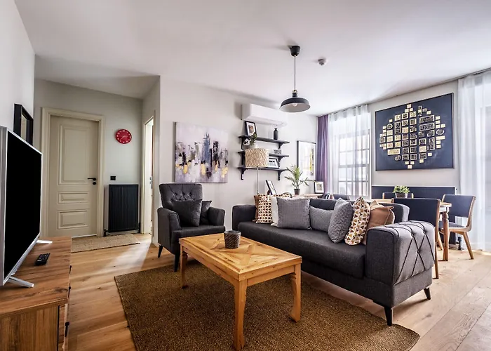 Charming Flat With Location In Beyoglu *